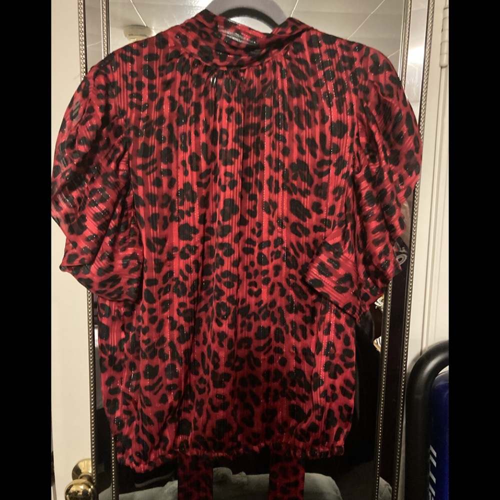 Leopard print short sleeve blouse